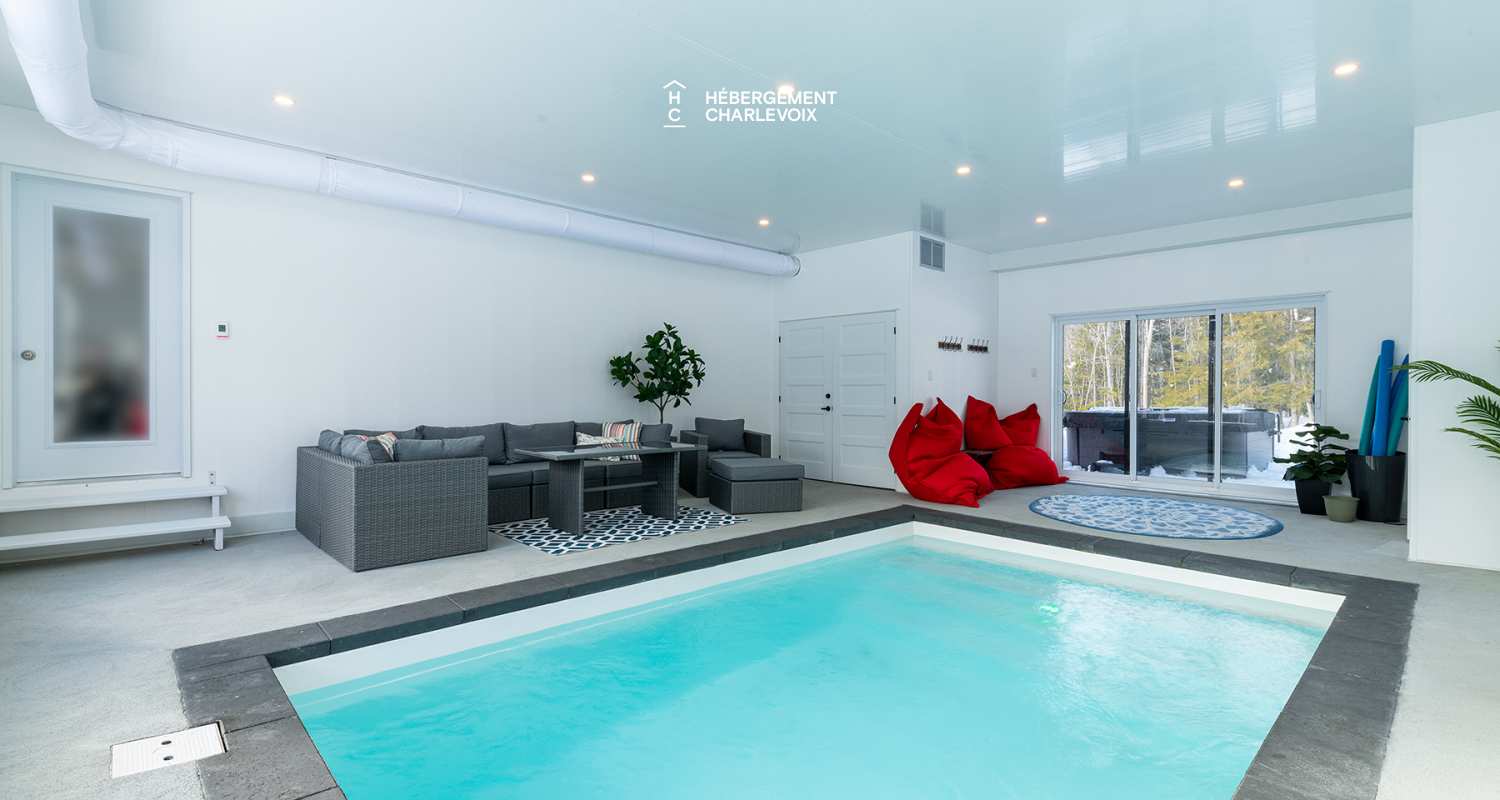 DIS-28 - Piscine chauffée et spa!